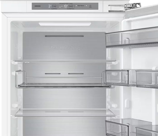 SAMSUNG
Einbaukühlgefrierkombination BRB8OF BRB80F26ACFO
Optimal Fresh+ - Langanhaltende Frische für Fleisch und Fisch