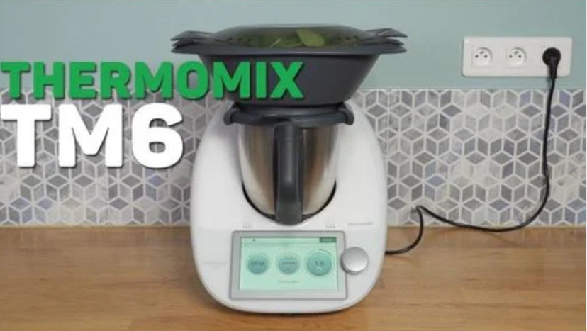 Multifunktions-Kochroboter – Modell TM6 – Generalüberholt – 2,2-l-Schüssel – 1000 W – Integrierte Waage – Komplettes Zubehör – Rezepte inklusive